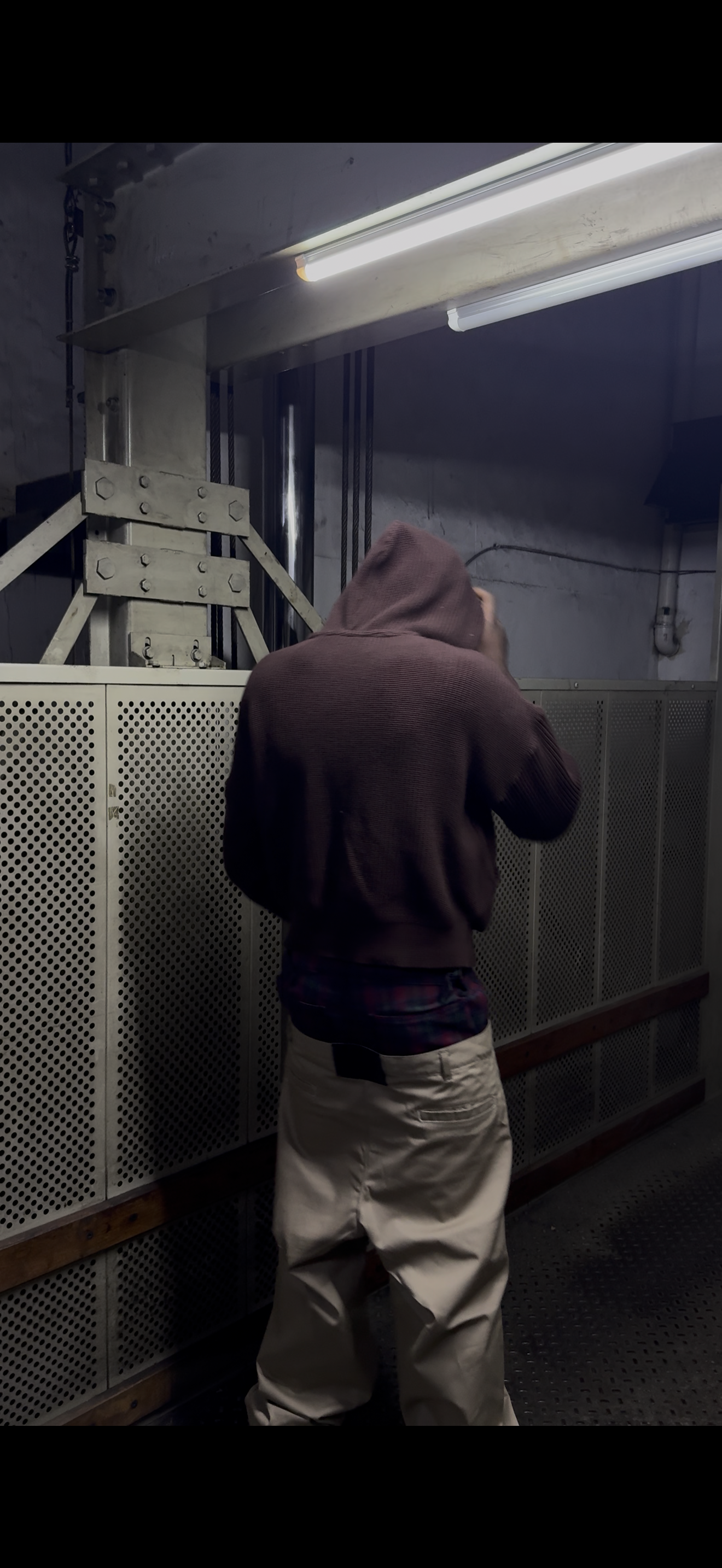 HEAVYWEIGHT ZIP UP SWEATER